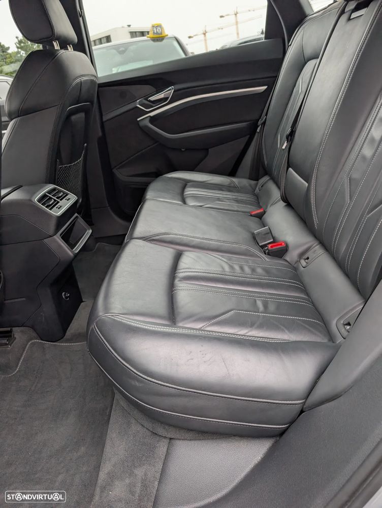 Audi e-tron 55 quattro S line - 16