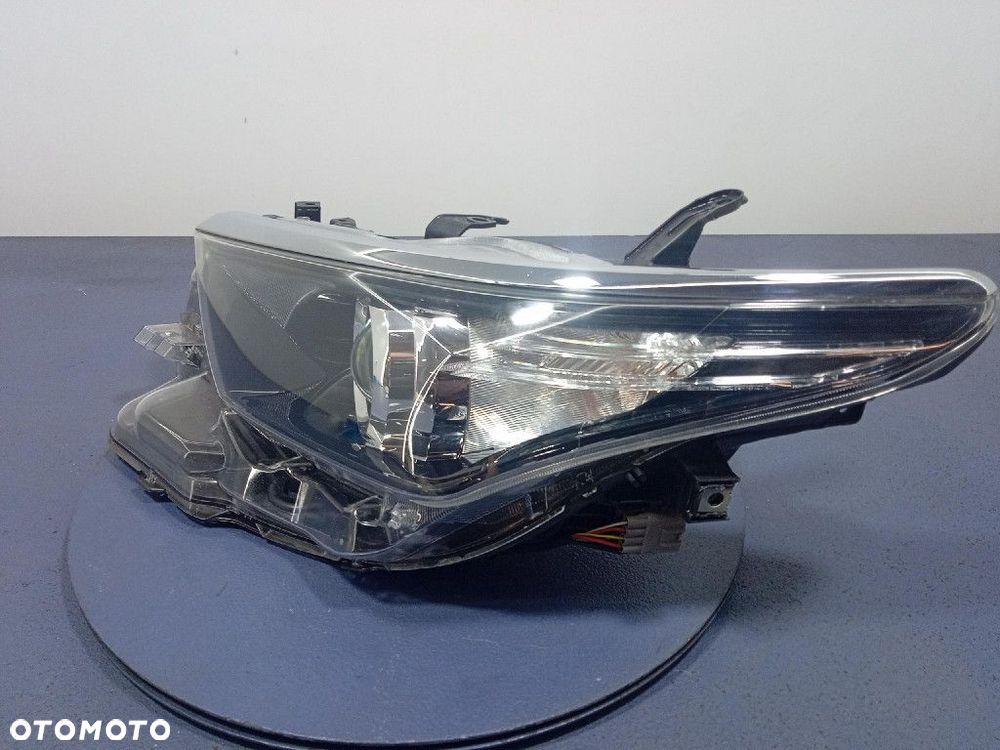 TOYOTA AURIS II LIFT 15-18  REFLEKTOR LEWY LAMPA PRZÓD 81150-02K30 - 2