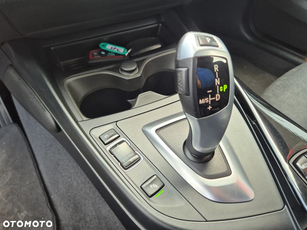 BMW Seria 1 118i Advantage - 38