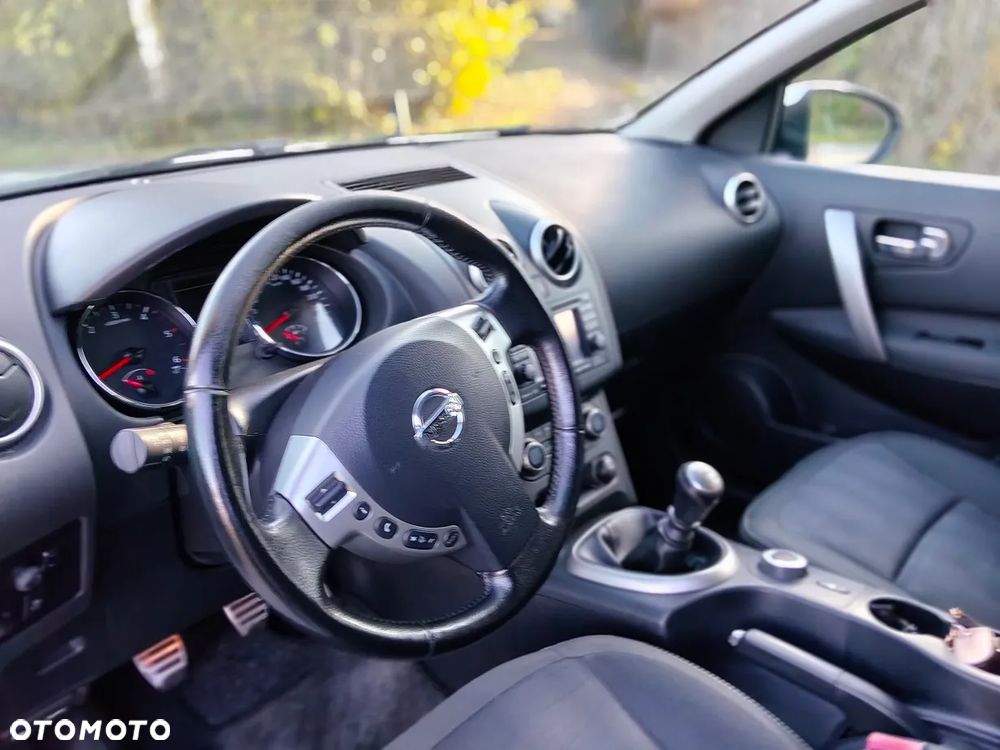 Nissan Qashqai 2.0 dCi 4 x 4 DPF tekna - 17