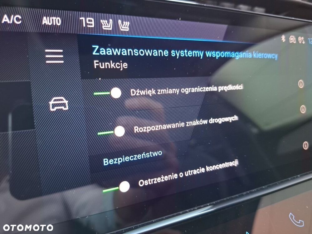 Peugeot 408 - 27