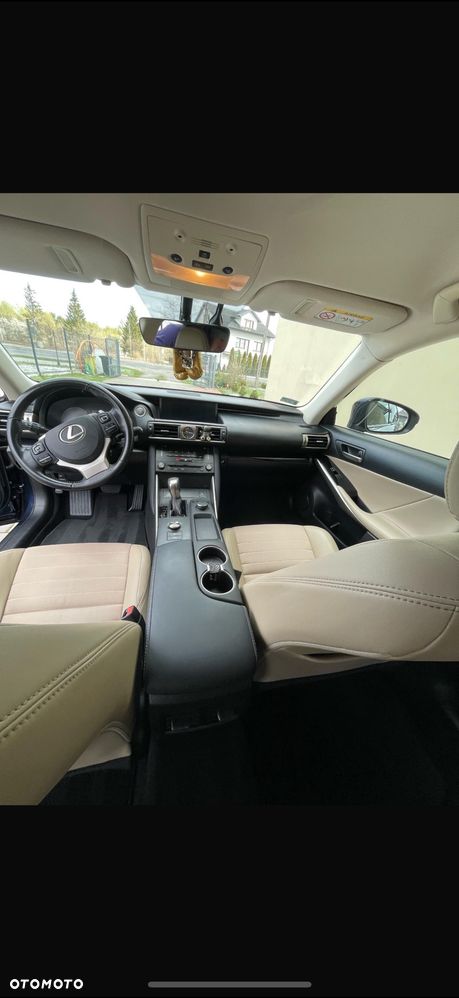 Lexus IS 200t Comfort - 7
