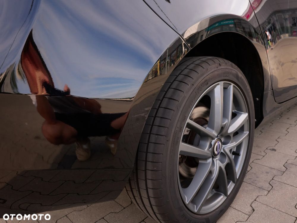 Volvo V40 T4 Momentum - 17