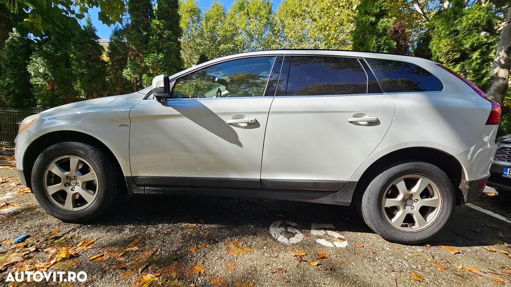 Volvo XC 60 D5 AWD Geartronic Momentum - 2