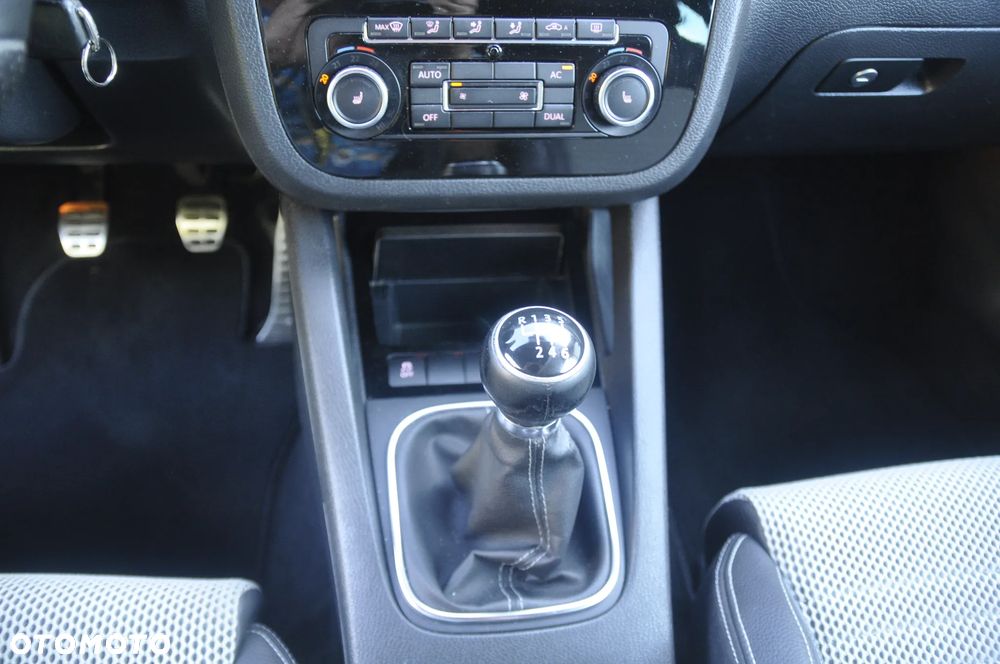 Volkswagen Scirocco 1.4 TSI Perfectline R-Style - 14