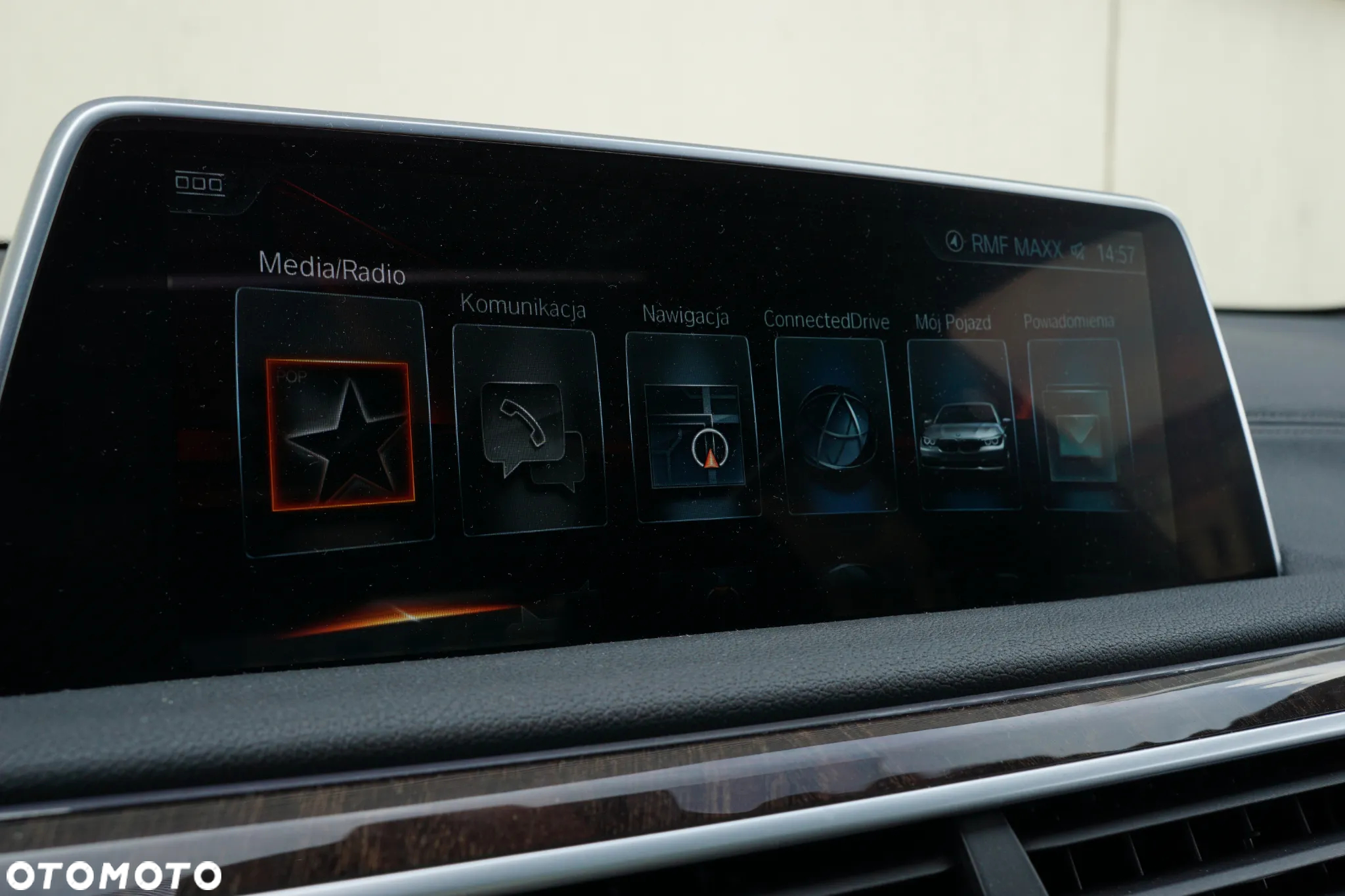 BMW Seria 7 750Li xDrive - 34