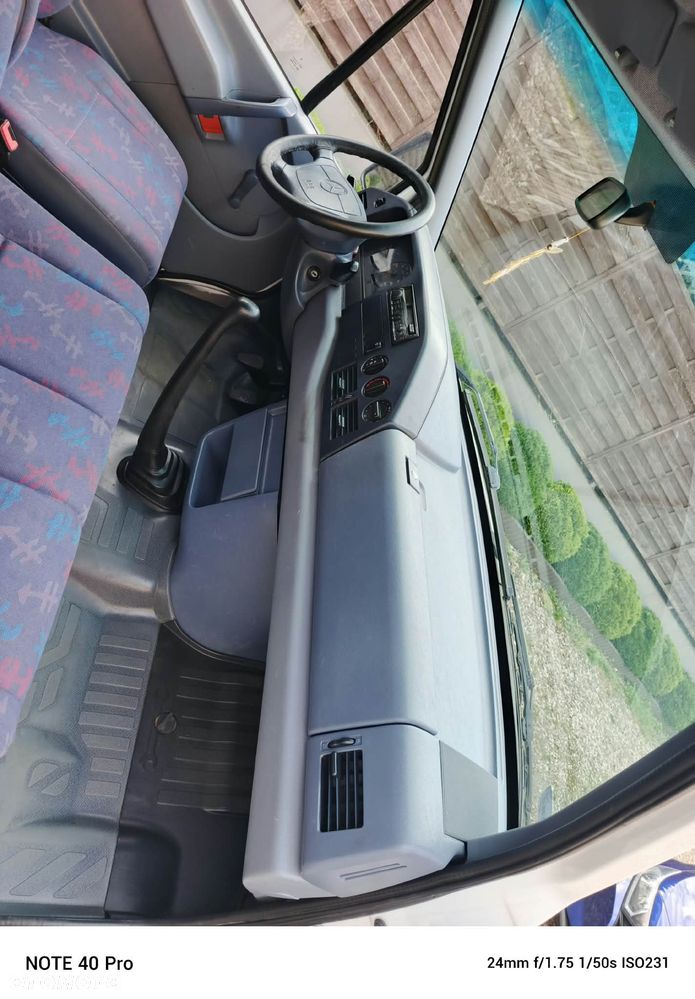 Mercedes-Benz Sprinter - 12
