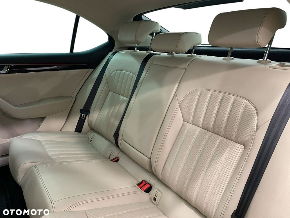 Skoda Superb 2.0 TDI SCR 4x4 Style DSG - 13