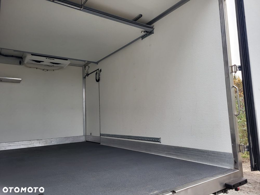 Iveco Daily 35S12 2017r SALON 147 tyś km Chłodnia Mroźnia Izoterma Agregat Winda KLIMA Zasilanie 230V - 8