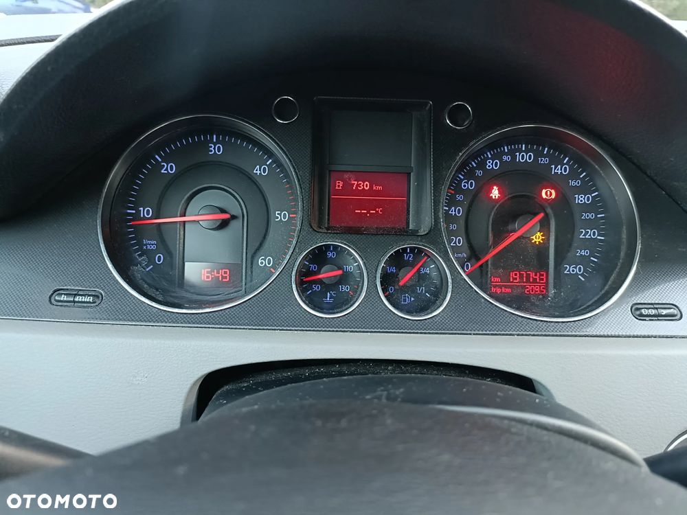 Volkswagen Passat 1.9 TDI Individual - 5