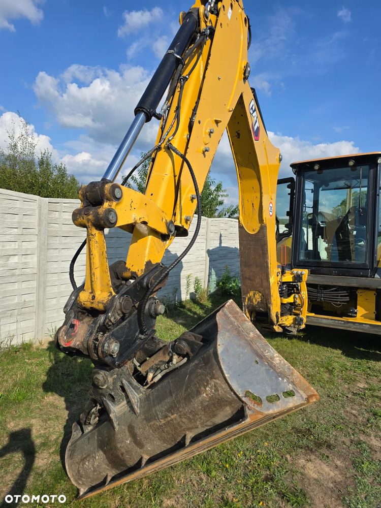 Caterpillar - 5