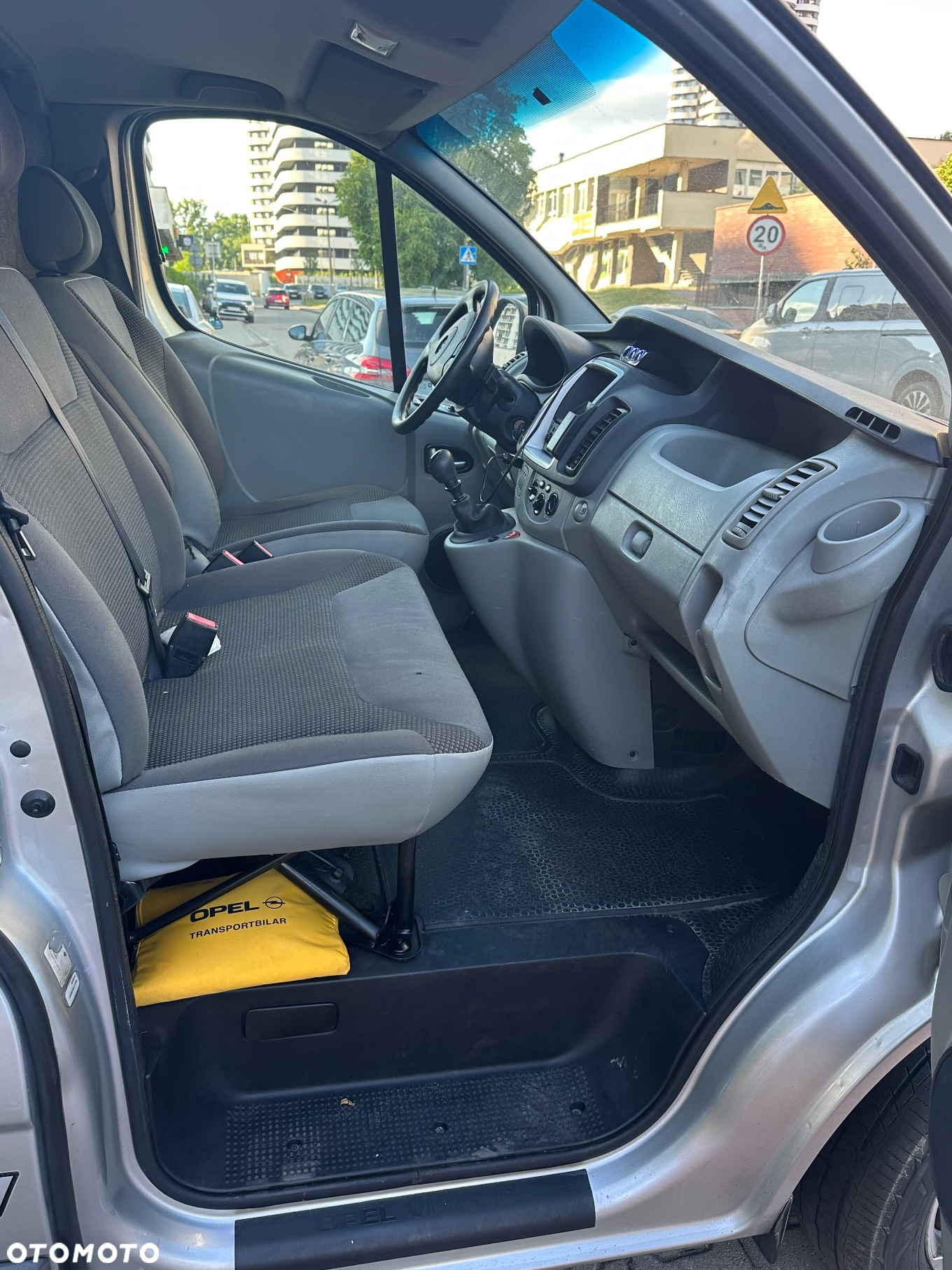 Opel Vivaro - 10