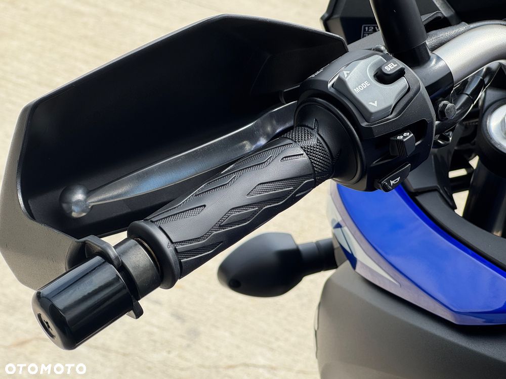 Suzuki V-STROM - 17