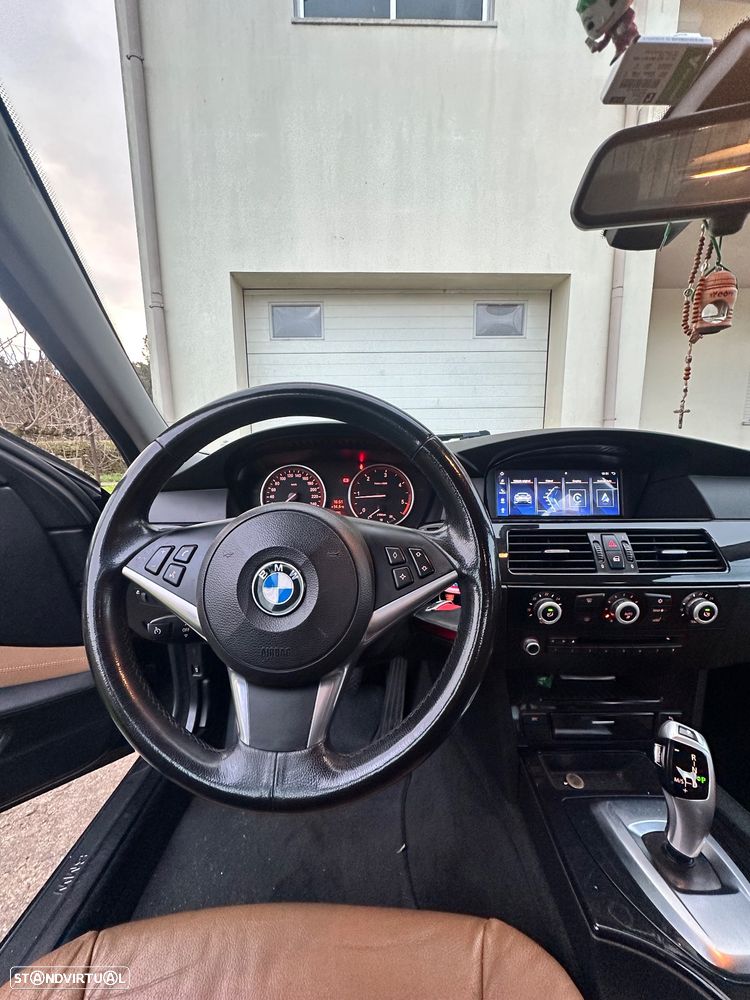 BMW 520 dA Executive - 14