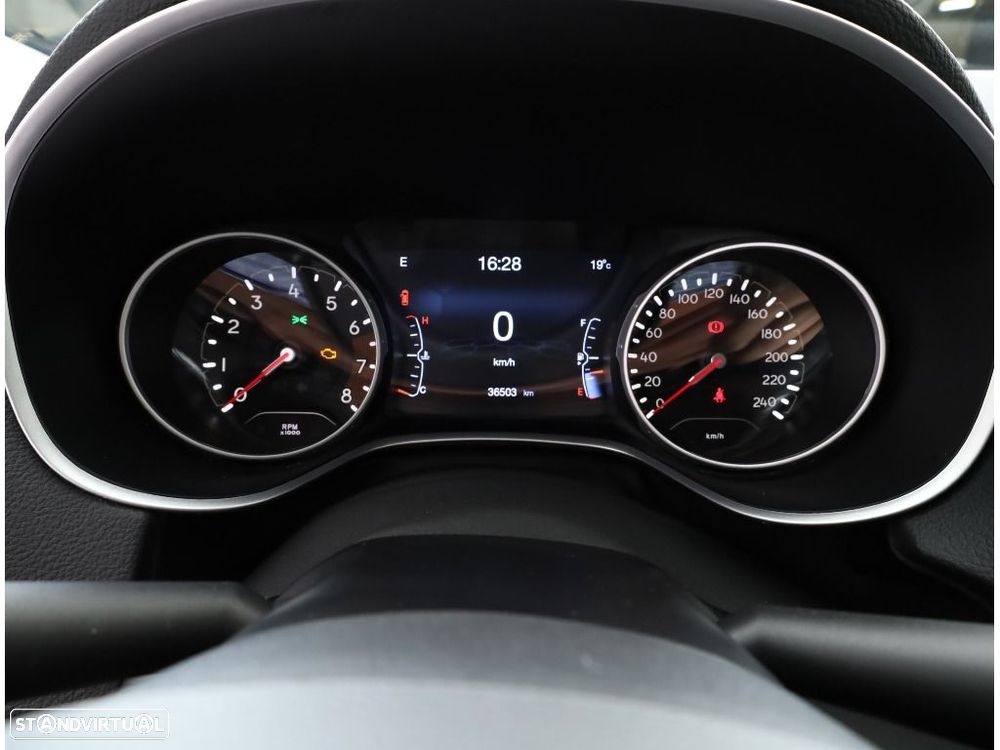 Jeep Compass 1.3 T Limited - 34