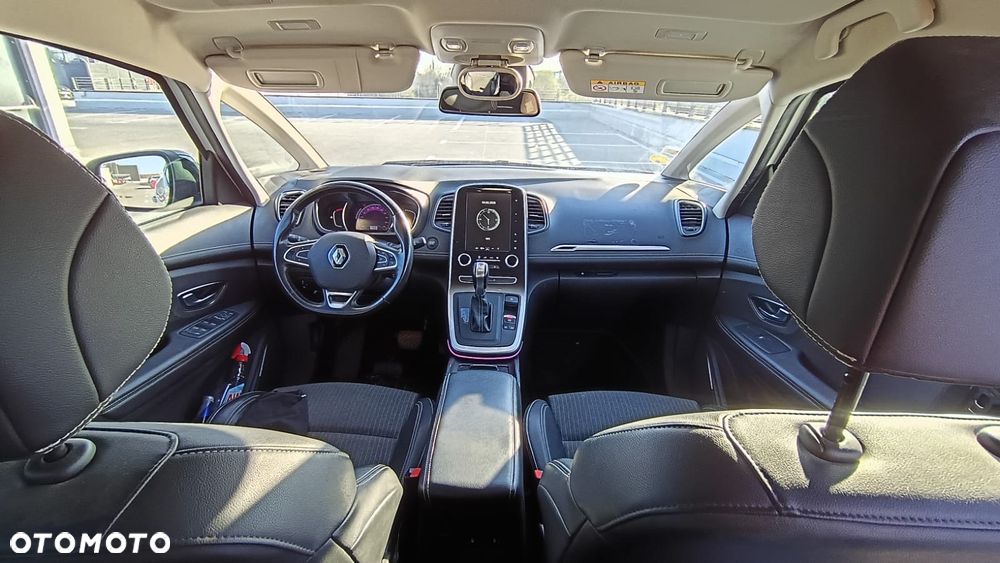 Renault Grand Scenic - 11