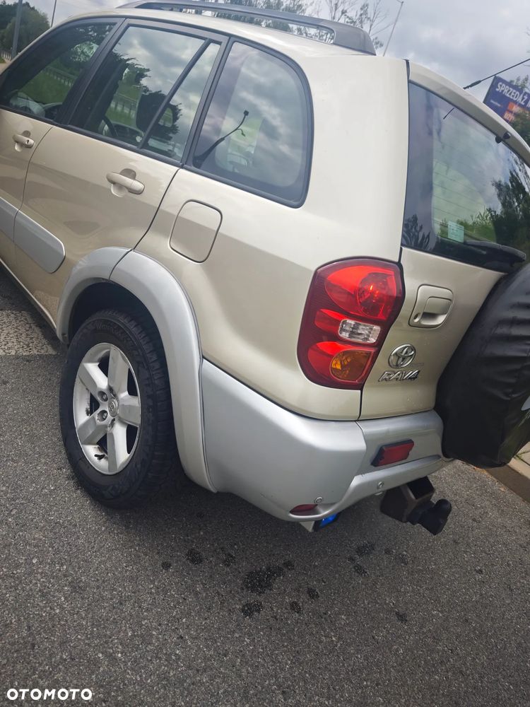 Toyota RAV4 D-4D 4x4 - 4
