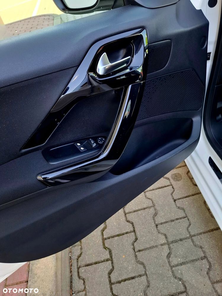 Peugeot 208 82 VTI Style - 13