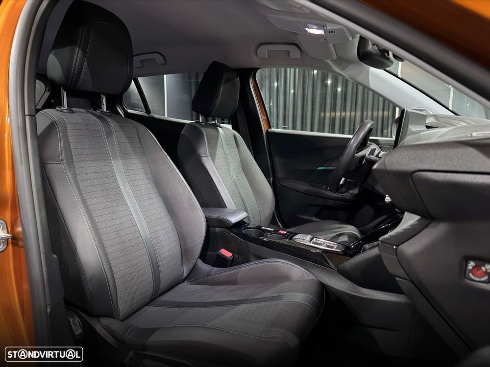 Peugeot 2008 1.2 PureTech Allure EAT8 - 36