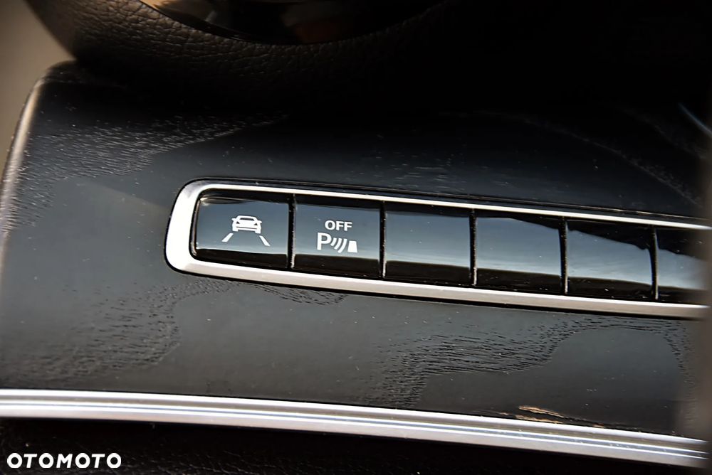 Mercedes-Benz Klasa E 220 d 4Matic All-Terrain 9G-TRONIC Avantgarde - 35