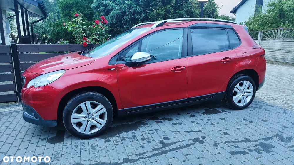 Peugeot 2008 1.2 Pure Tech Style S&S - 16