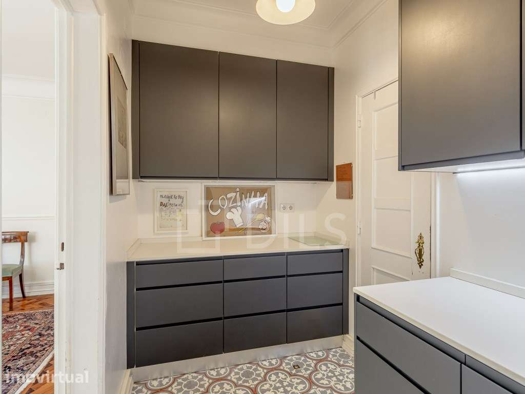 Apartamento T4, com elevador, na Estrela - Grande imagem: 5/25