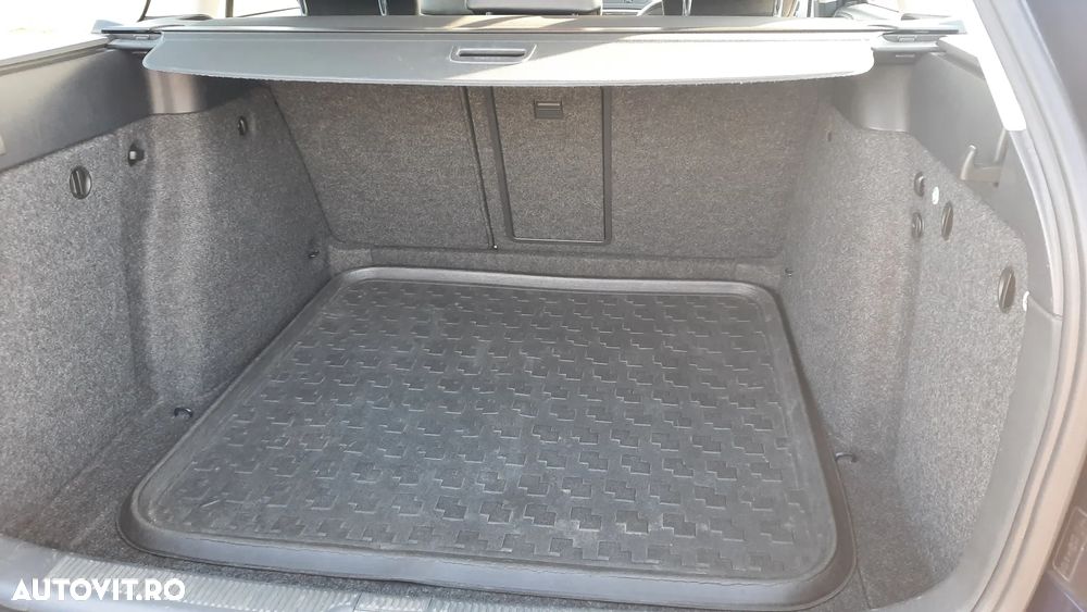 Skoda Octavia 1.6 TDI DPF DSG Elegance - 6