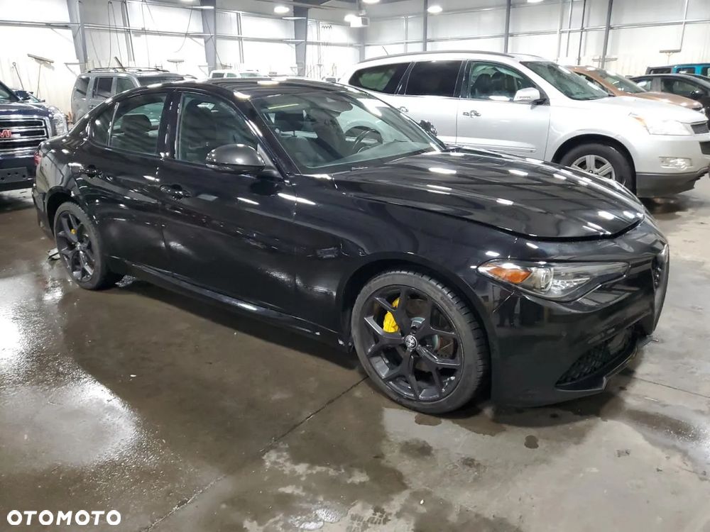 Alfa Romeo Giulia 2.0 Turbo 16V AT8-Q4 Veloce Ti - 1
