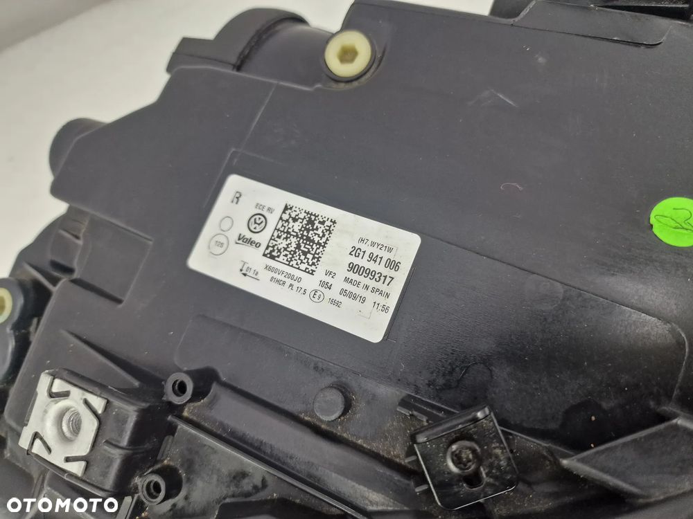 VW POLO VI 6 2G0 17- PRAWA LAMPA ZWYKŁA PRZEDNIA PRZÓD , NR 2G1941006 , NR AUKCJI LA391 - 6