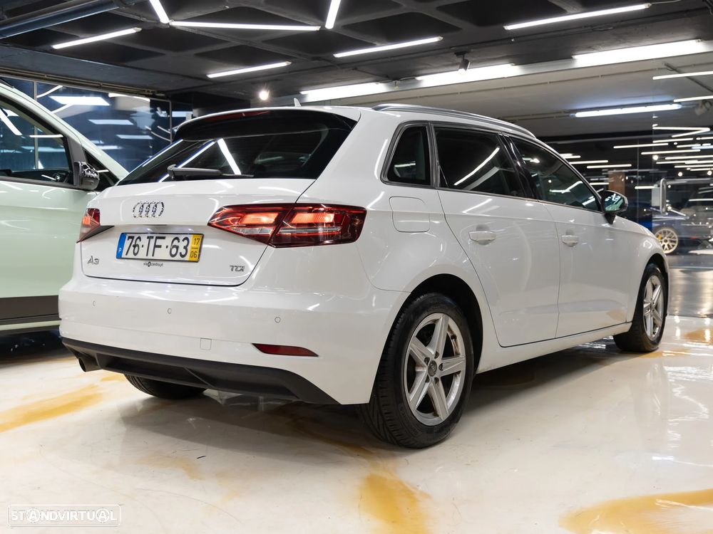 Audi A3 Sportback 1.6 TDI Design - 8