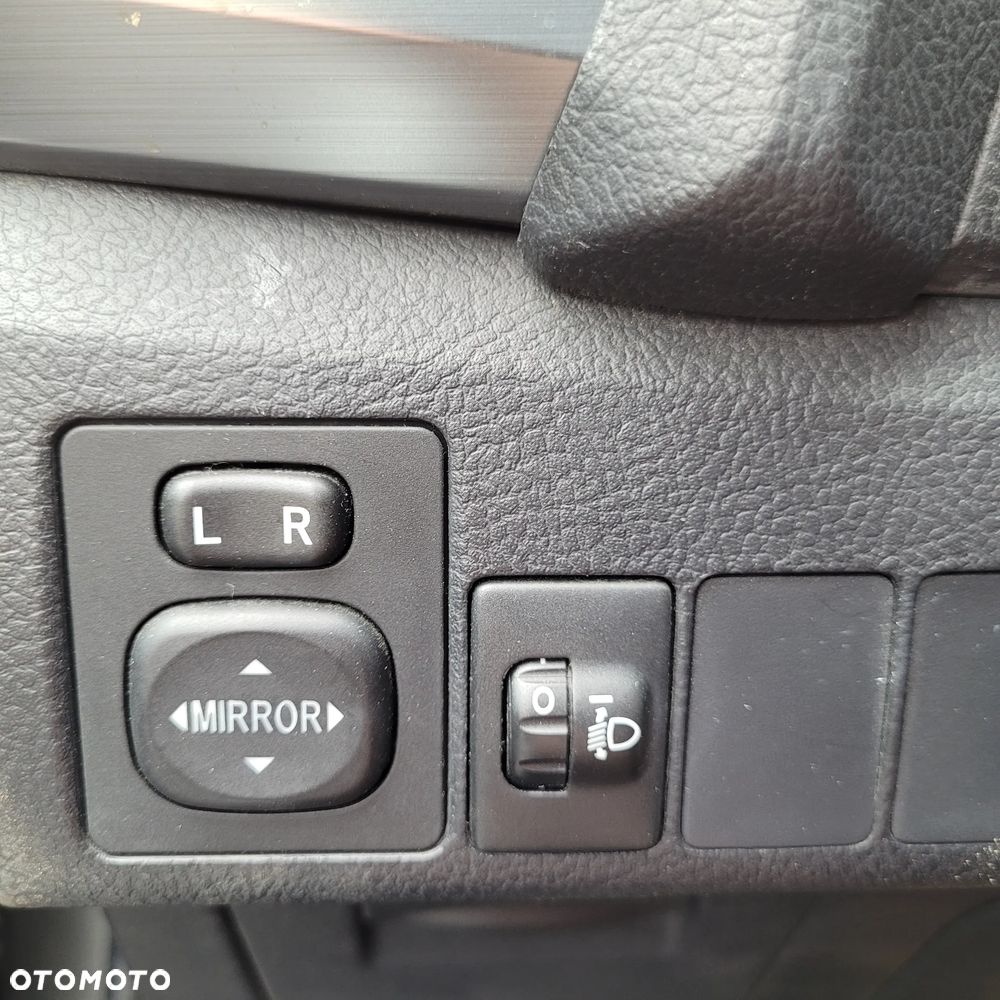 Toyota Auris 1.8 HSD Luna - 11