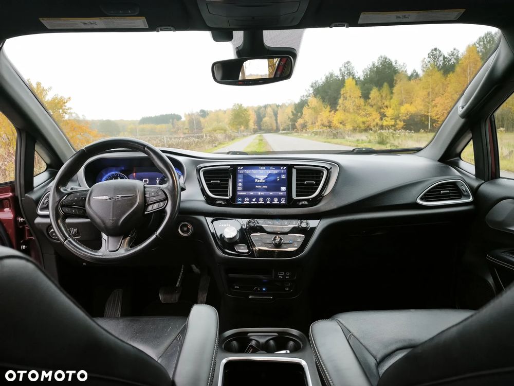 Chrysler Pacifica - 32