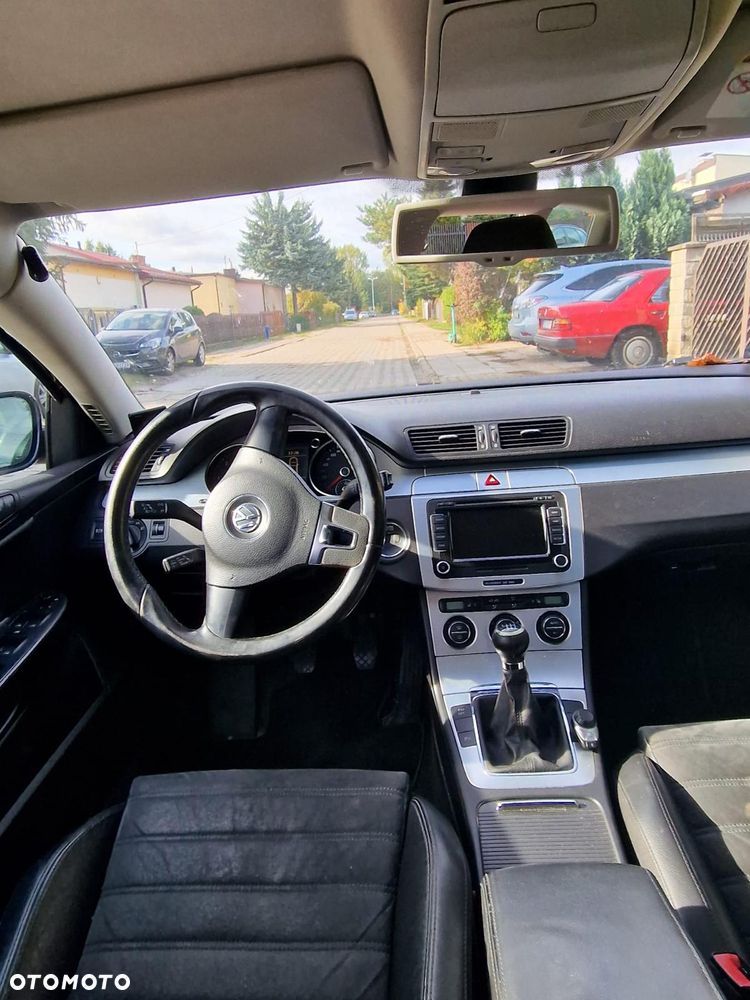 Volkswagen Passat 2.0 TDI DPF Highline - 12