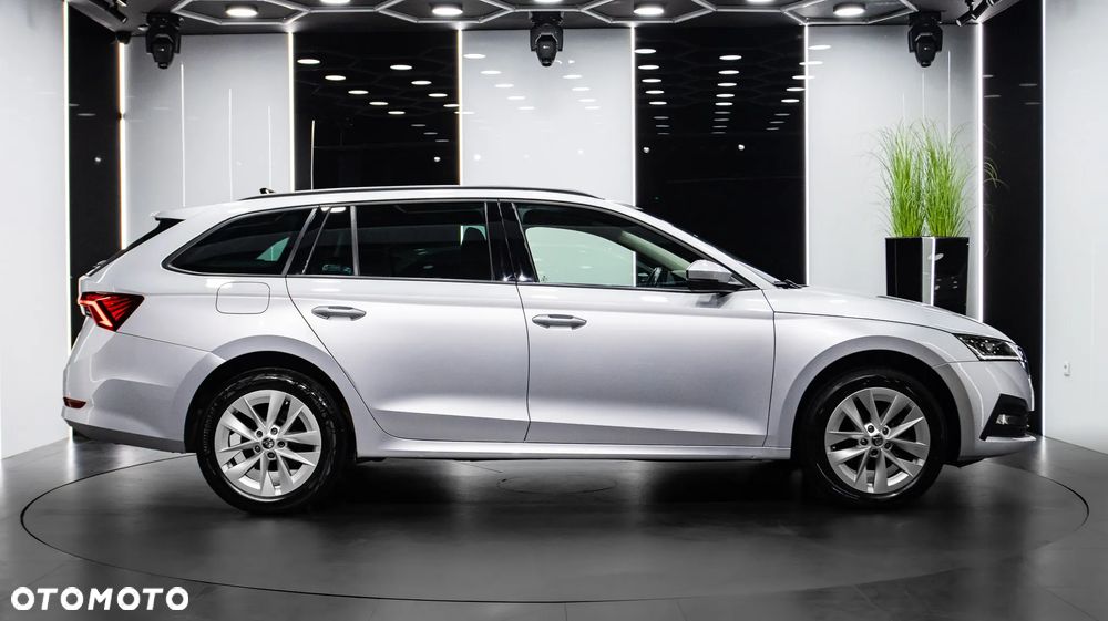 Skoda Octavia 2.0 TDI Ambition DSG - 8