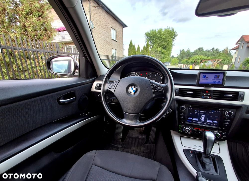 BMW Seria 3 318d DPF Edition Lifestyle - 25