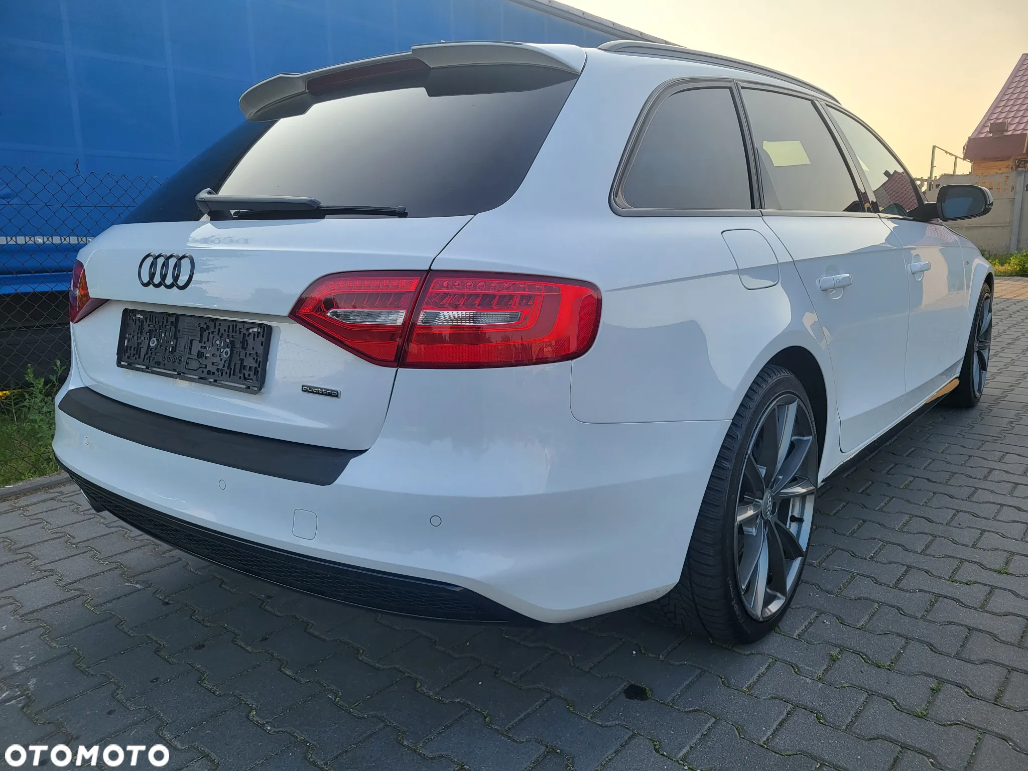 Audi A4 Avant 2.0 TDI DPF clean diesel quattro S line Sportpaket - 3