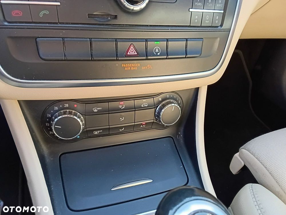 Mercedes-Benz GLA - 18