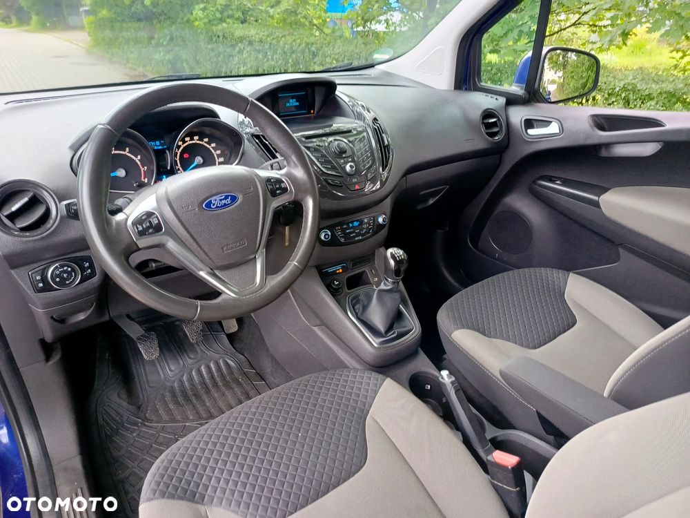 Ford Tourneo Courier 1.0 EcoBoost Titanium - 25