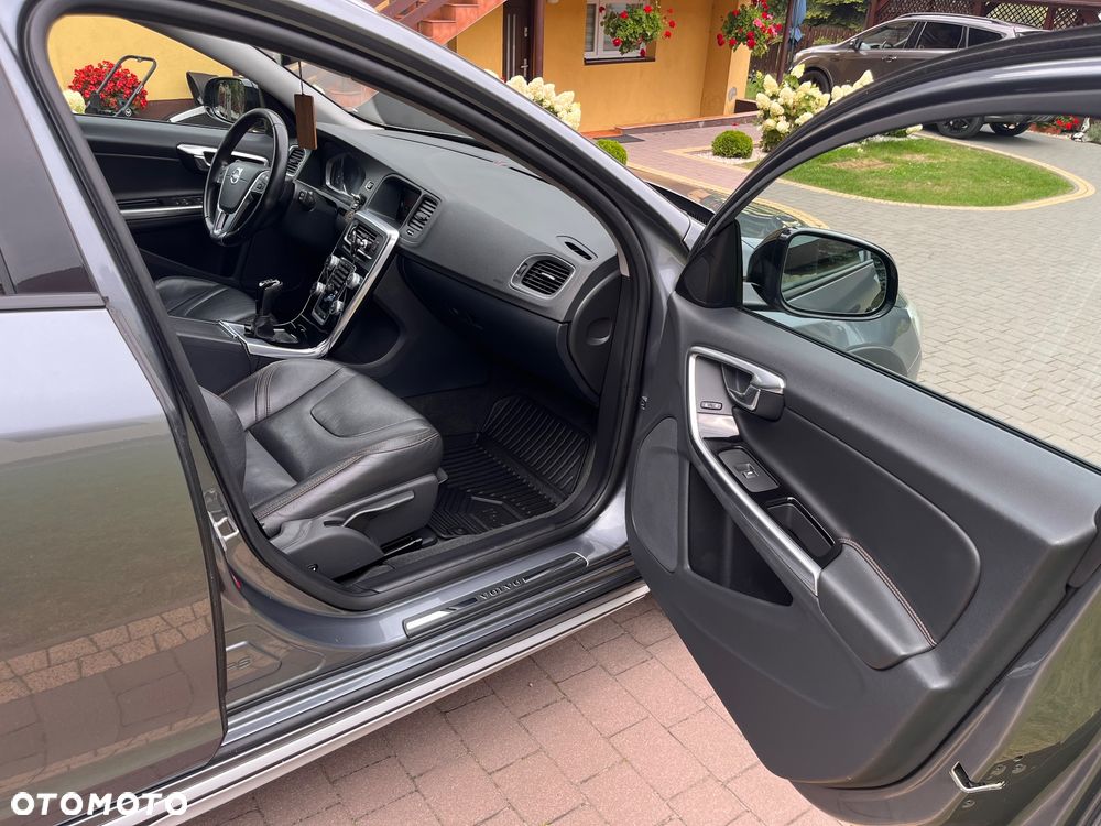 Volvo V60 Cross Country D4 Summum - 12