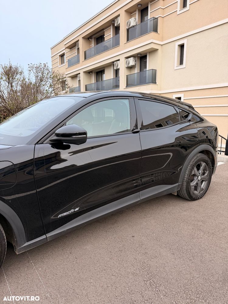 Ford Mustang Mach-E - 6