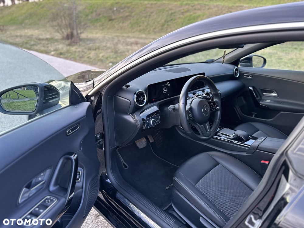Mercedes-Benz CLA 180 7G-DCT - 14