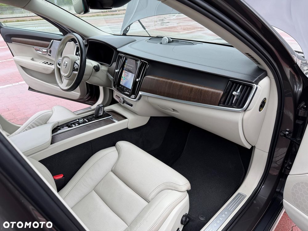 Volvo V90 Cross Country B5 D AWD Pro - 25