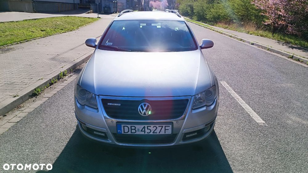 Volkswagen Passat 2.0 TDI DPF BlueMot Trendline - 4