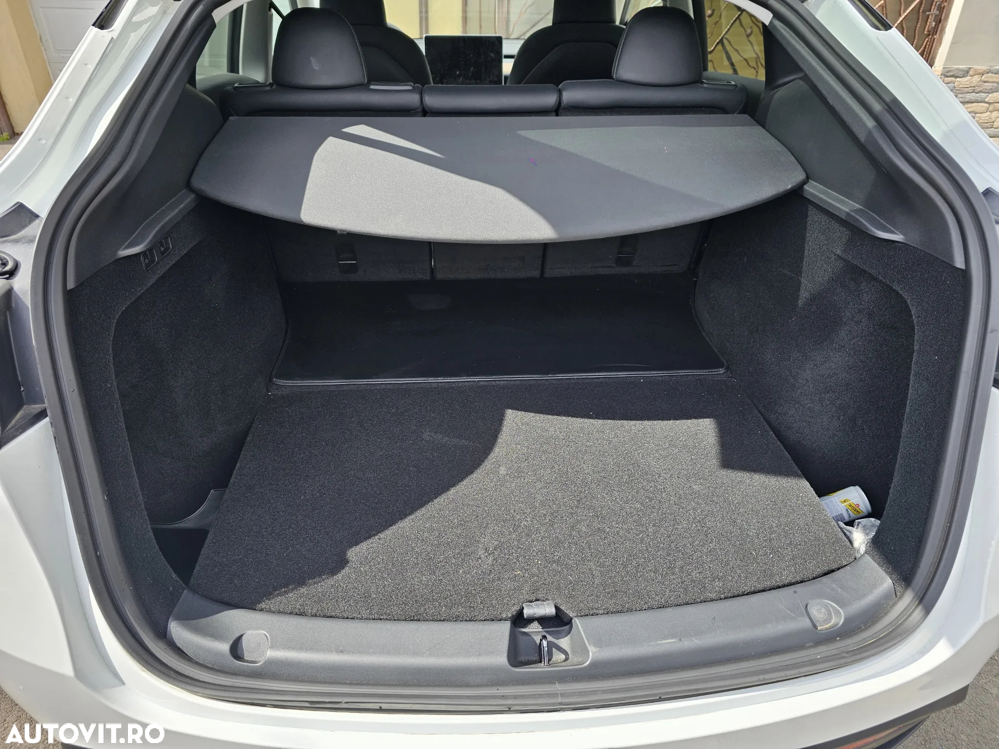 Tesla Model Y Long Range Dual Motor AWD - 24