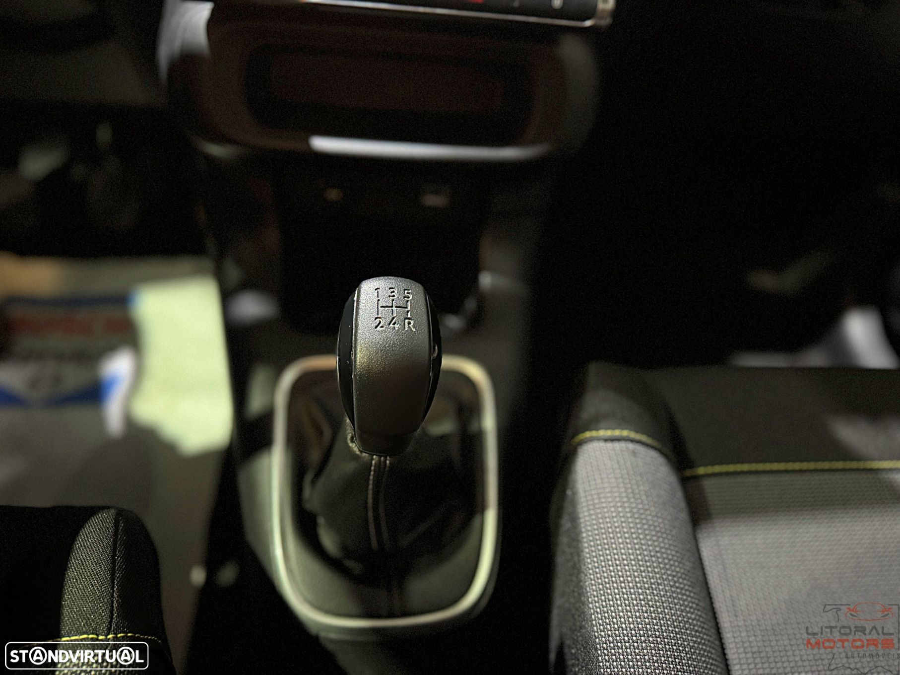 Citroën C3 1.2 PureTech Shine - 28