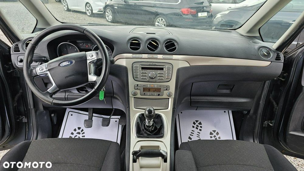 Ford Galaxy - 26