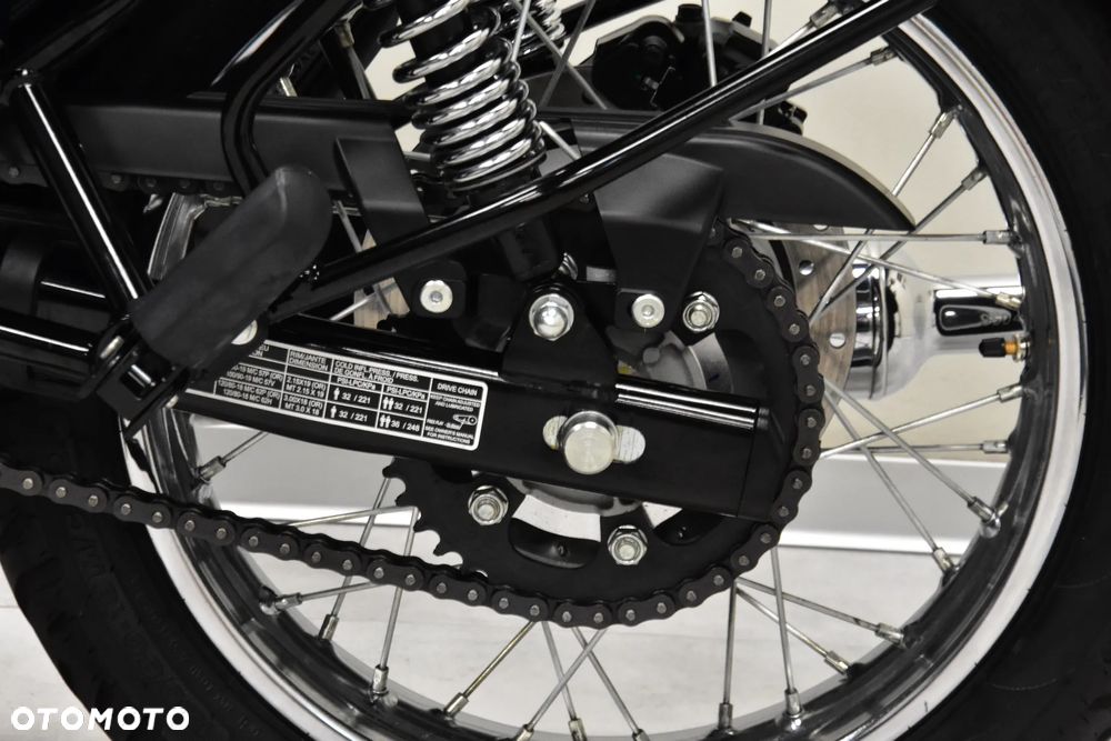 Royal Enfield Classic - 35