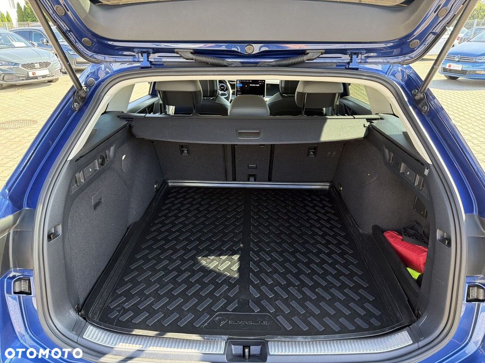 Volkswagen Passat - 28