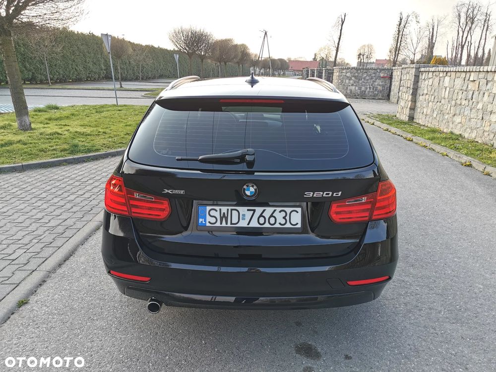 BMW Seria 3 320d xDrive - 12