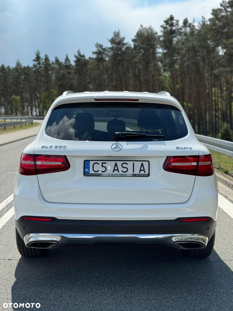 Mercedes-Benz GLC 250 4-Matic - 12